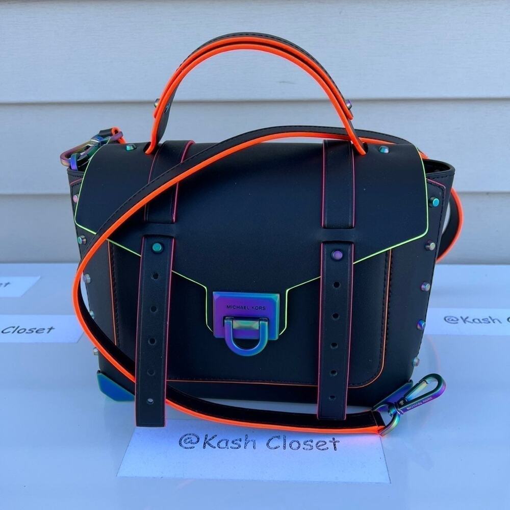 Michael Kors Manhattan Satchel Medium Leather Contrast trim Satchel Black